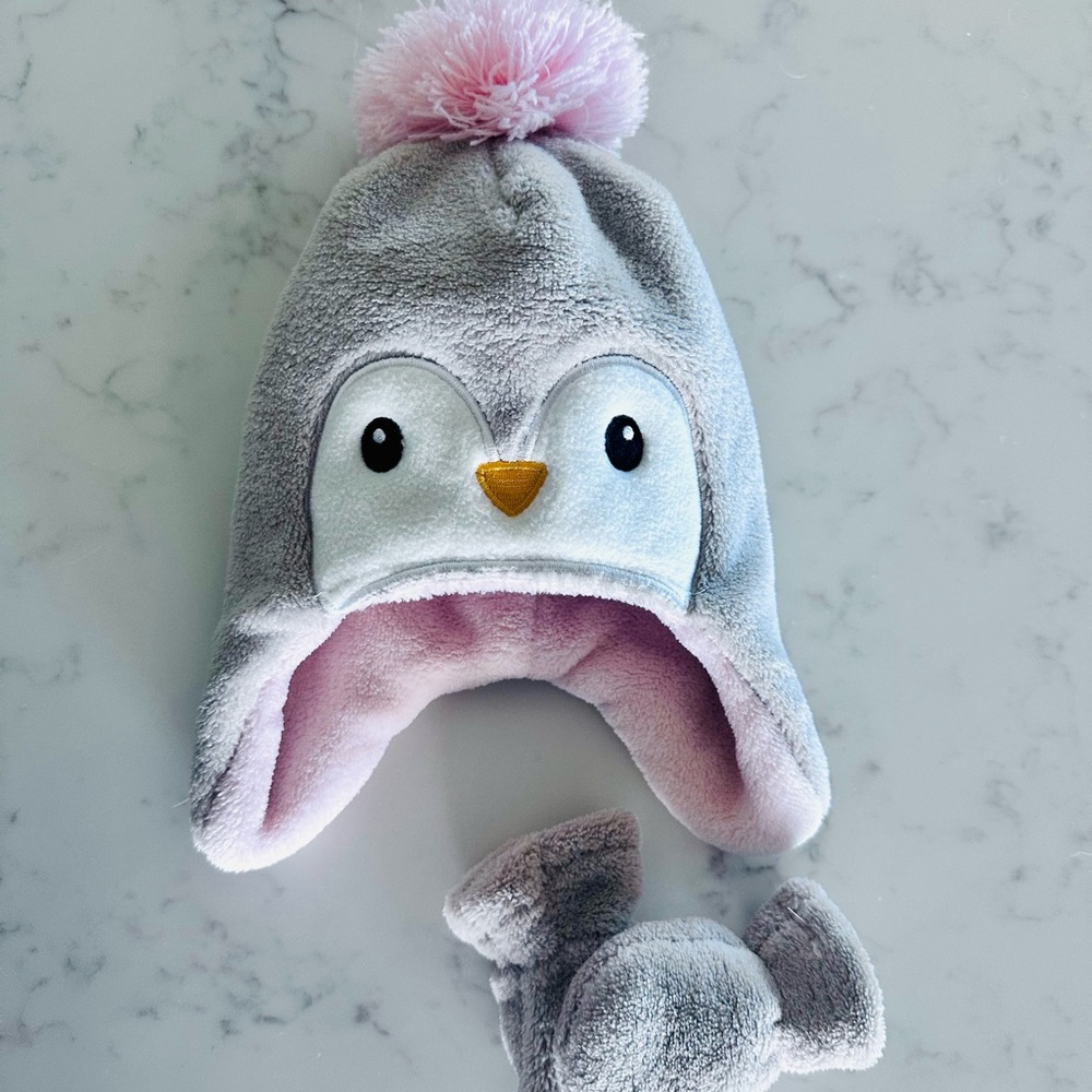 Cat & Jack Infant size penguin hat & mittens